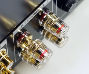 高品位スピーカーターミナル